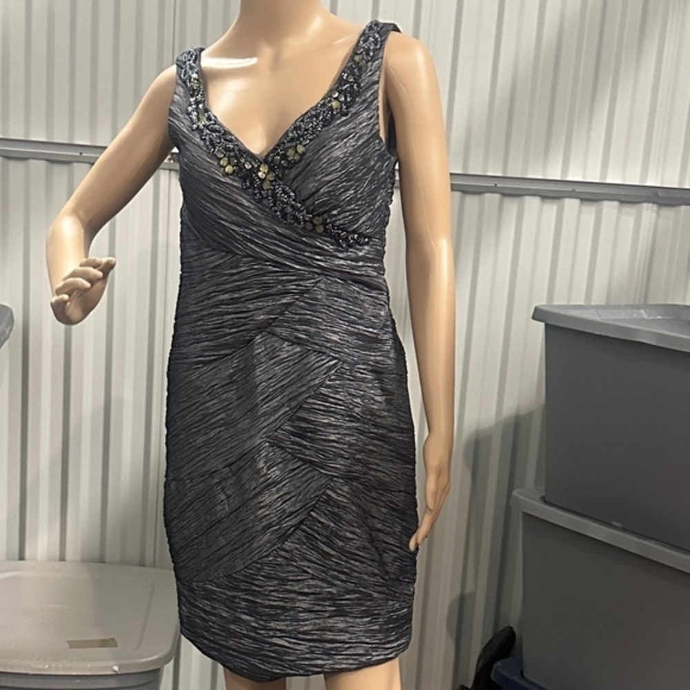 Roz & Ali Textured Black Midi Dress